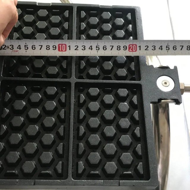 Professional Electric Waffle Maker - Image 4