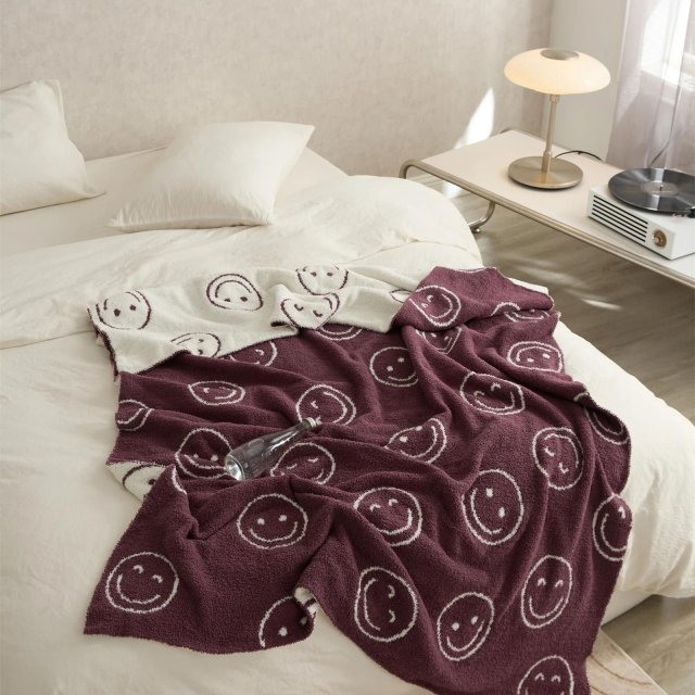 Cozy Cartoon Smile Face Microfiber Throw Blanket - Image 8