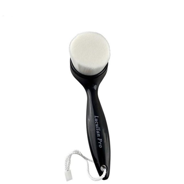 Ergonomic Nano Brush for Car Interior Cleaning & Dusting - Image 6