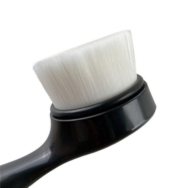 Ergonomic Nano Brush for Car Interior Cleaning & Dusting - Image 4