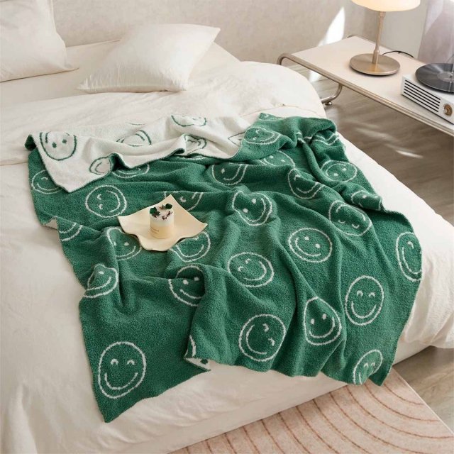 Cozy Cartoon Smile Face Microfiber Throw Blanket - Image 10
