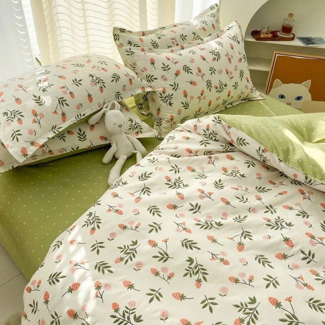Charming Flower Pattern Bedding Set - Image 4