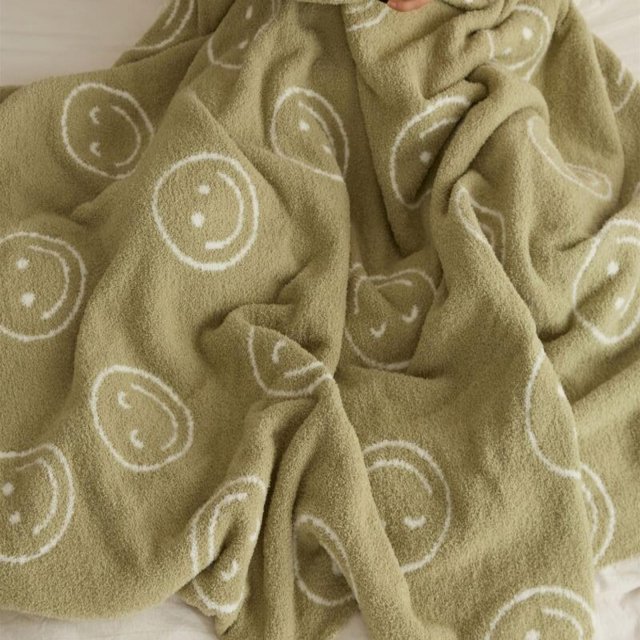 Cozy Cartoon Smile Face Microfiber Throw Blanket - Image 3