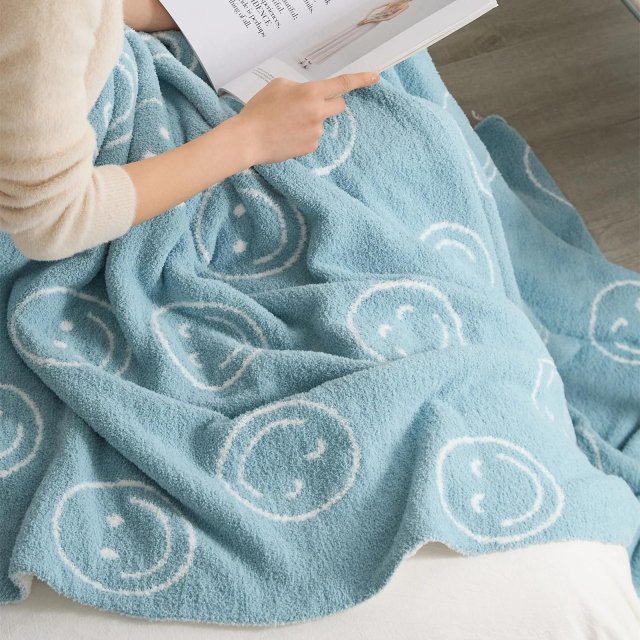 Cozy Cartoon Smile Face Microfiber Throw Blanket - Image 7