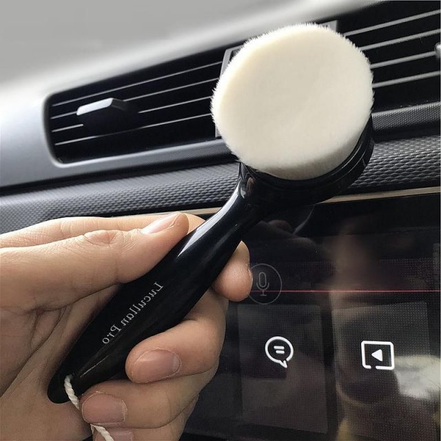 Ergonomic Nano Brush for Car Interior Cleaning & Dusting - Image 3