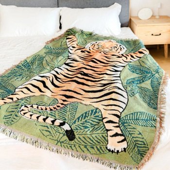 Nordic Leaf Tiger Knitted Throw Blanket