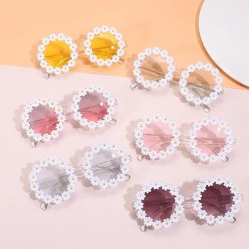 Trendy Daisy Flower Sunglasses for Women - Fun Retro Round Sunnies for Festivals and Parties