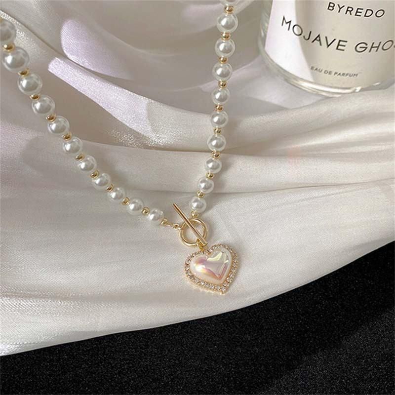 Elegant Vintage Heart Pendant Pearl Necklace 