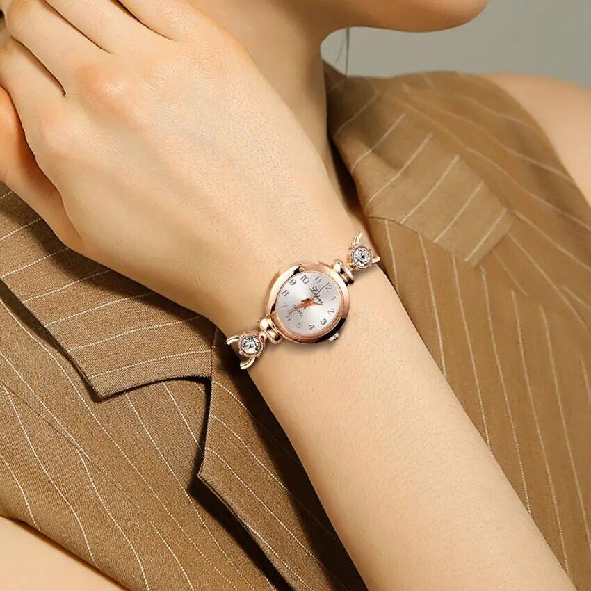 Elegant Quartz Bracelet Wristwatch with Rhinestones for Women 