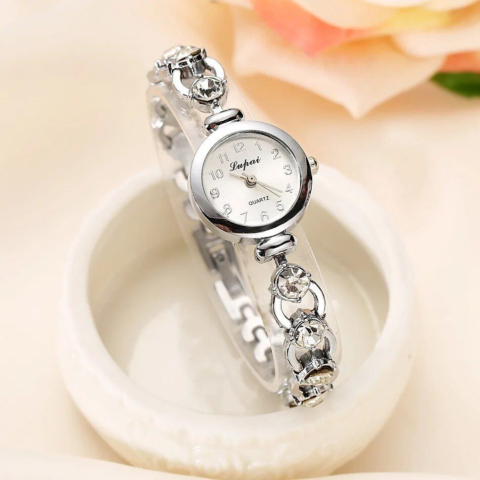 Elegant Quartz Bracelet Wristwatch with Rhinestones for Women 