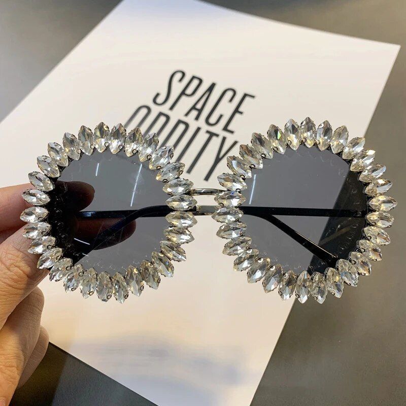 Luxury Crystal Round Sunglasses - Fashionable Rhinestone Eyewear for Women Lenses Color: GREY CLEAR 