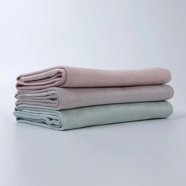 Premium Microfiber Yoga Towel - Anti-Slip, Quick-Dry, Extra Long for Fitness & Pilates - Image 6